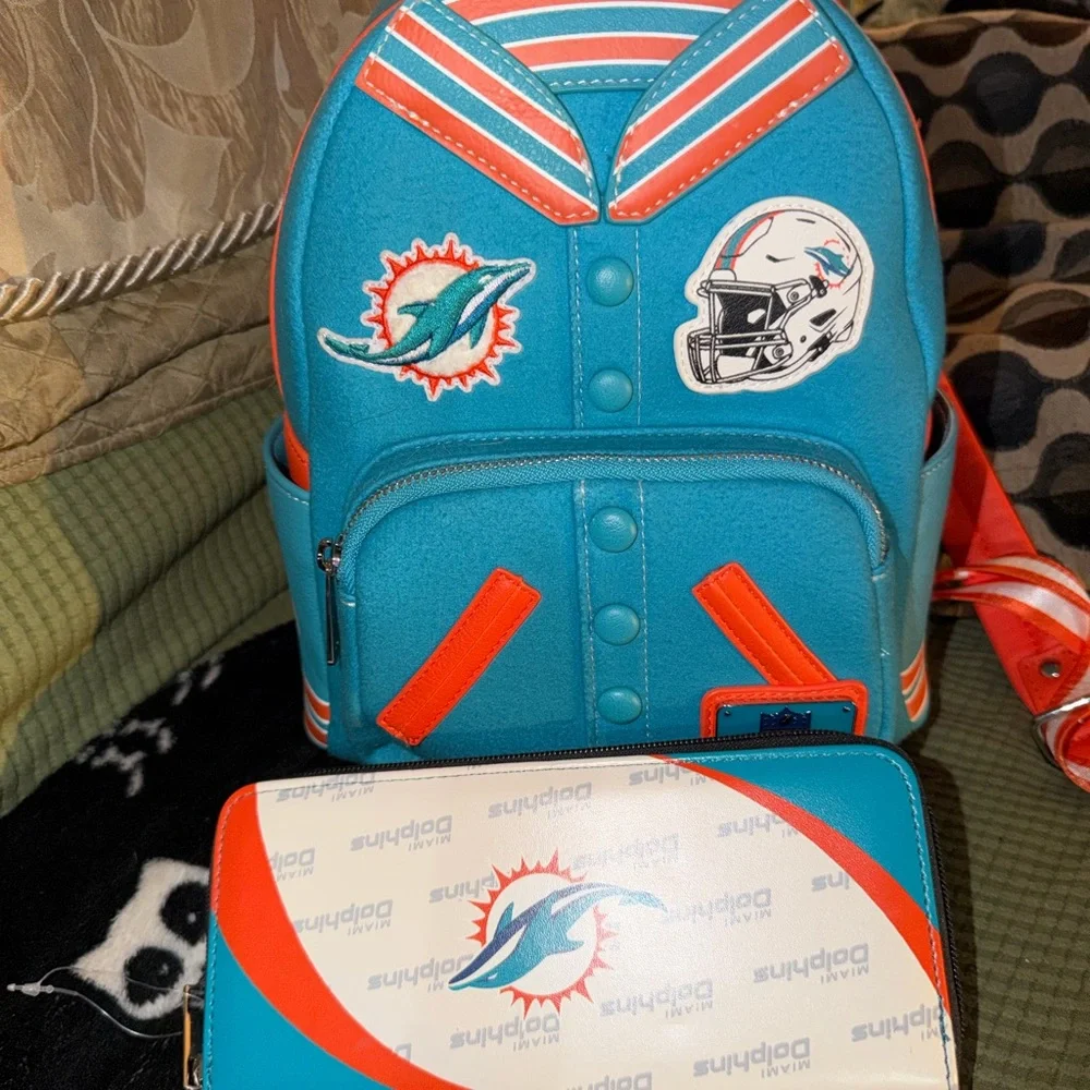 Like new miami dolphins loungefly/unbranded wallet set
